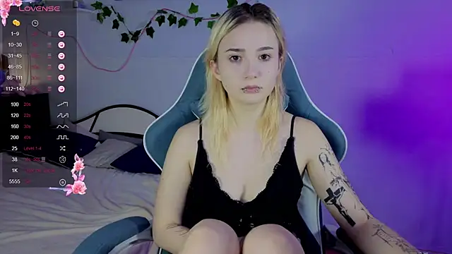 Snapshot of Nasy chatting on 09.27.25 Nasy online show from 09.27.25