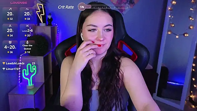 Snapshot of AshleySkott_ chatting on 02.20.25 AshleySkott online show from 02.20.25