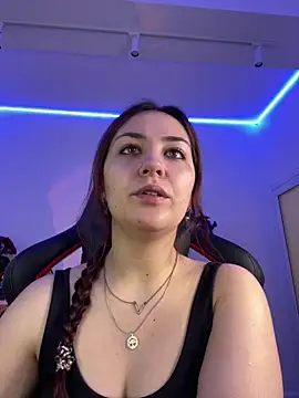 Snapshot of AshleySkott_ chatting on 10.31.25 AshleySkott online show from 10.31.25