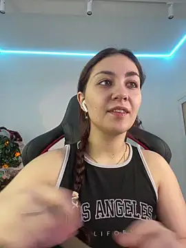 Snapshot of AshleySkott_ chatting on 11.03.25 AshleySkott online show from 11.03.25