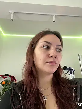 Snapshot of AshleySkott_ chatting on 11.04.25 AshleySkott online show from 11.04.25