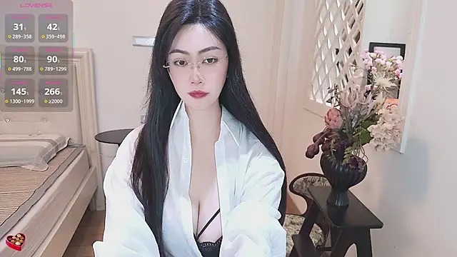 Snapshot of Tingdie chatting on 06.17.26 Tingdie online show from 06.17.26
