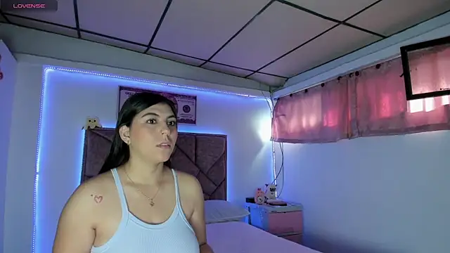 Snapshot of Cristal_Smith20 chatting on 11.13.25 Cristal Smith20 online show from 11.13.25