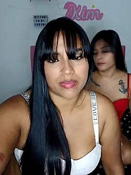 Snapshot of victoria_roussee chatting on 11.08.25 victoria roussee online show from 11.08.25