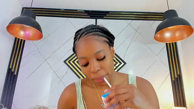 EmilyDiaaz online show from 10.17.25