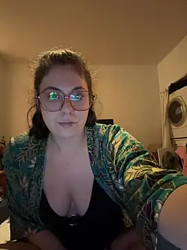 Snapshot of Rosiee69_ chatting on 03.17.25 Rosiee69 online show from 03.17.25