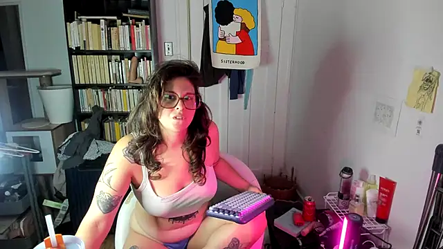 Snapshot of Rosiee69_ chatting on 09.29.25 Rosiee69 online show from 09.29.25
