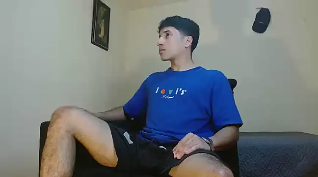 Snapshot of AngelHil chatting on 03.15.25 AngelHil online show from 03.15.25