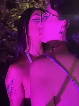 Snapshot of Alice_surprise chatting on 02.28.25 Alice surprise online show from 02.28.25