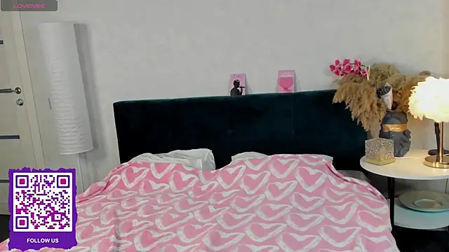 Snapshot of boozekirs_ chatting on 09.10.25 boozekirs online show from 09.10.25