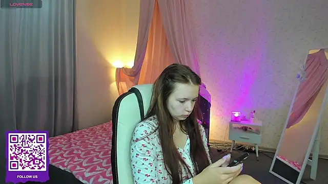 Snapshot of boozekirs_ chatting on 09.15.25 boozekirs online show from 09.15.25