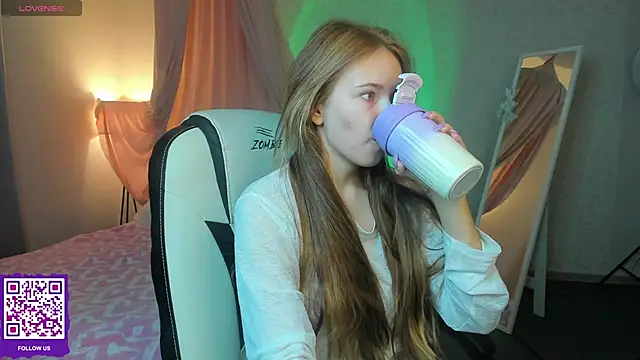 Snapshot of boozekirs_ chatting on 09.22.25 boozekirs online show from 09.22.25