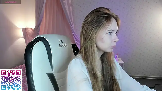 Snapshot of boozekirs_ chatting on 10.03.25 boozekirs online show from 10.03.25