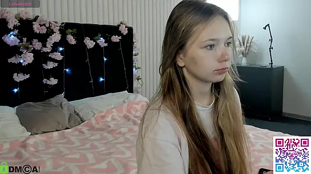 Snapshot of boozekirs_ chatting on 10.08.25 boozekirs online show from 10.08.25