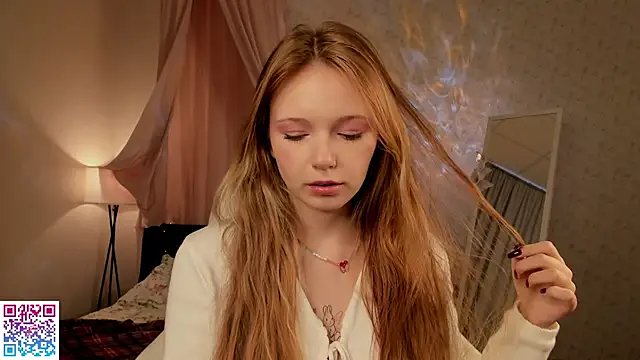 Snapshot of boozekirs_ chatting on 10.17.25 boozekirs online show from 10.17.25