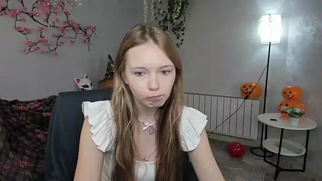 Snapshot of boozekirs_ chatting on 10.30.25 boozekirs online show from 10.30.25