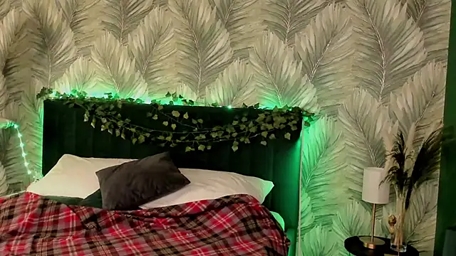 Snapshot of boozekirs_ chatting on 11.06.25 boozekirs online show from 11.06.25