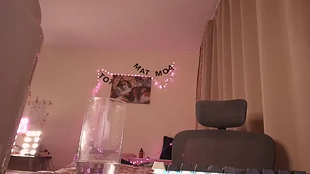 boozekirs  online show from 11.26.25