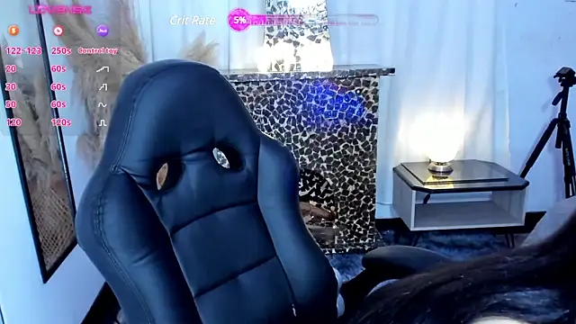 Snapshot of Kath_latorre chatting on 03.22.25 Kath latorre online show from 03.22.25