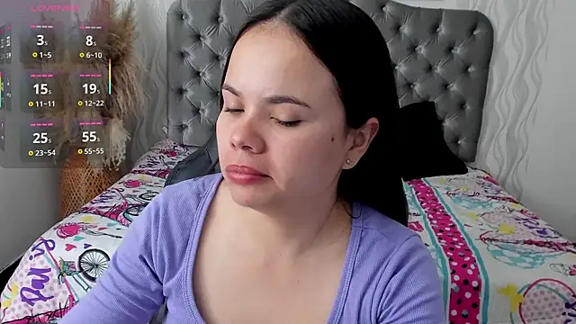 Snapshot of Kath_latorre chatting on 09.30.25 Kath latorre online show from 09.30.25