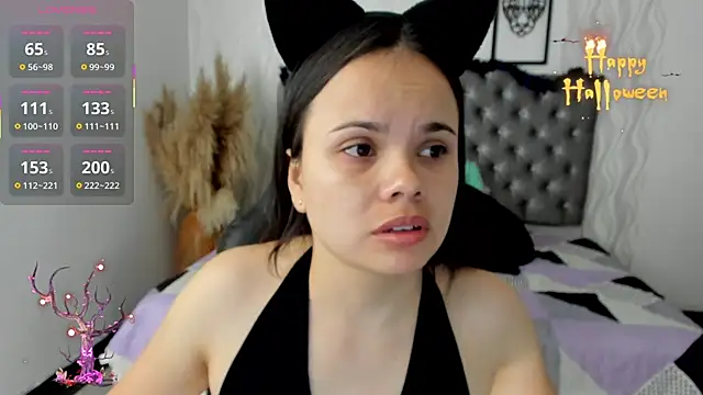 Snapshot of Kath_latorre chatting on 10.26.25 Kath latorre online show from 10.26.25