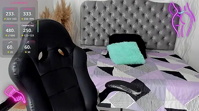 Snapshot of Kath_latorre chatting on 11.05.25 Kath latorre online show from 11.05.25