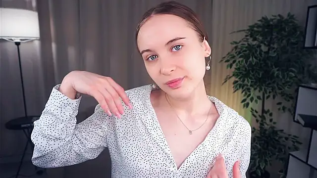 QuennaCoote online show from 03.14.25