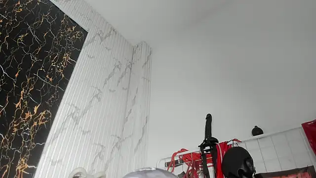 Guxplo  online show from 02.25.26