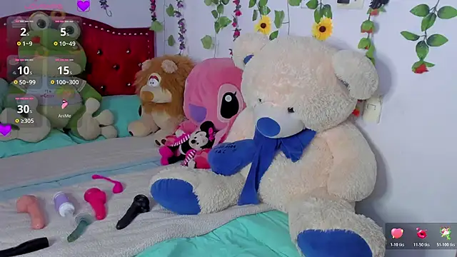 Snapshot of Rihana_Milan chatting on 11.15.25 Rihana Milan online show from 11.15.25