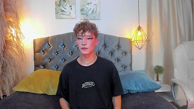 Snapshot of iiangel_ chatting on 10.11.25 iiangel online show from 10.11.25