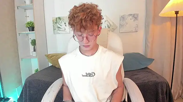 Snapshot of iiangel_ chatting on 11.05.25 iiangel online show from 11.05.25