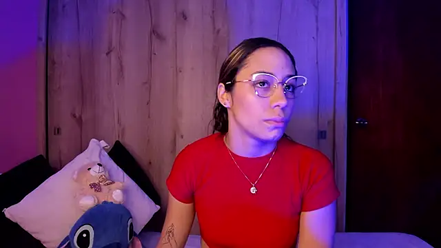 Snapshot of TANIA_06 chatting on 04.20.26 TANIA 06 online show from 04.20.26