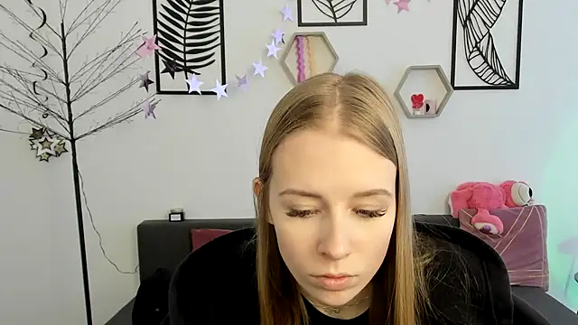 AnnNorriss online show from 02.19.25