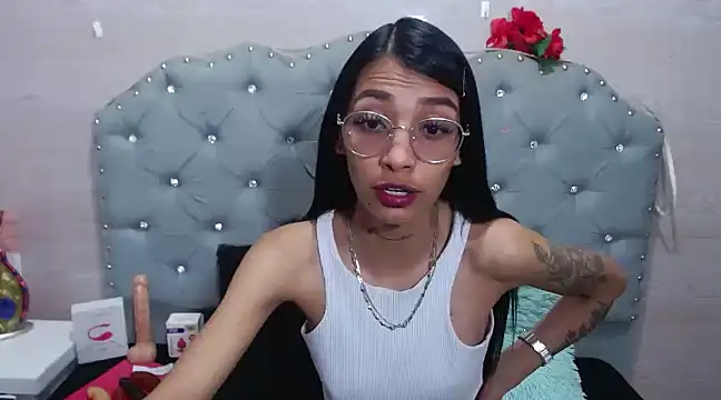 Karla SlutSkinny online show from 02.21.25
