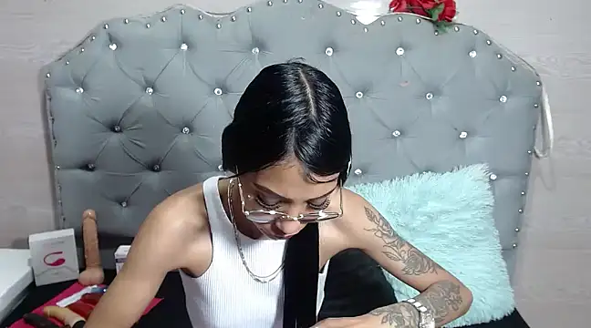 Karla SlutSkinny online show from 02.21.25