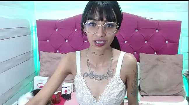 Karla SlutSkinny online show from 03.17.25