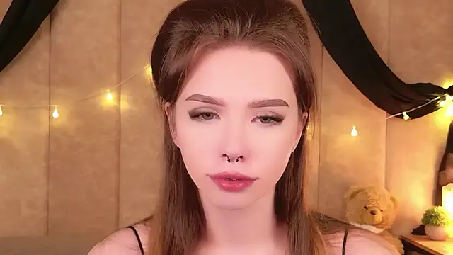 Sierra Fane online show from 11.07.25