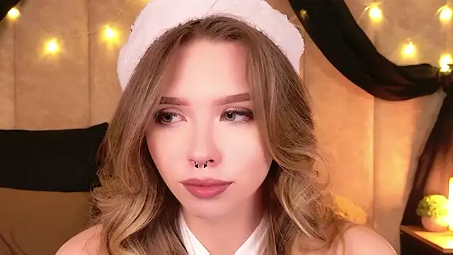 Sierra Fane online show from 12.22.25