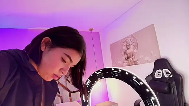 Snapshot of Zamira_Taylor chatting on 10.02.25 Zamira Taylor online show from 10.02.25