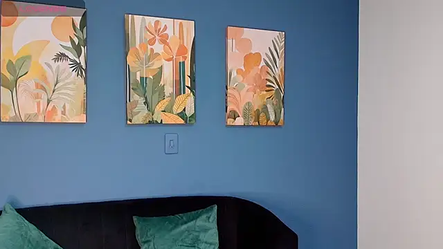 Snapshot of Zamira_Taylor chatting on 10.15.25 Zamira Taylor online show from 10.15.25