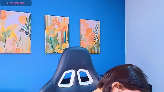 Snapshot of Zamira_Taylor chatting on 10.20.25 Zamira Taylor online show from 10.20.25