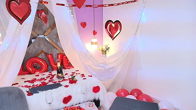 Zamira Taylor online show from 02.15.26