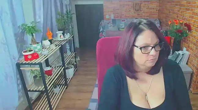 Snapshot of like2knowyou chatting on 02.22.25 like2knowyou online show from 02.22.25