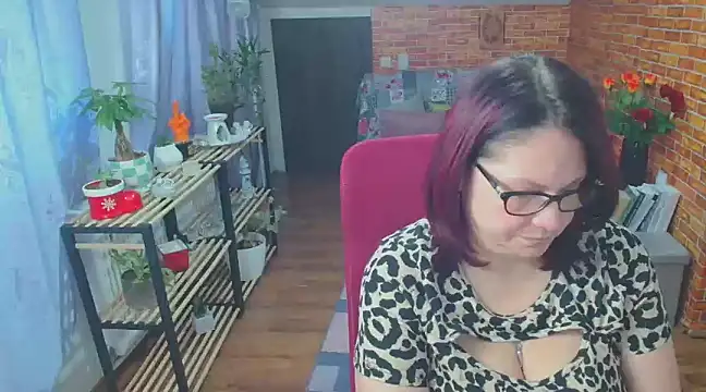 Snapshot of like2knowyou chatting on 02.25.25 like2knowyou online show from 02.25.25