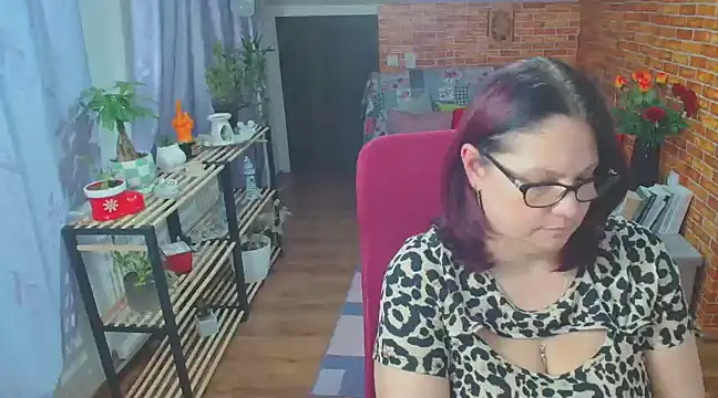 Snapshot of like2knowyou chatting on 02.25.25 like2knowyou online show from 02.25.25