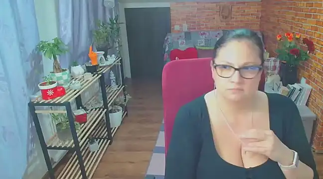 Snapshot of like2knowyou chatting on 02.28.25 like2knowyou online show from 02.28.25