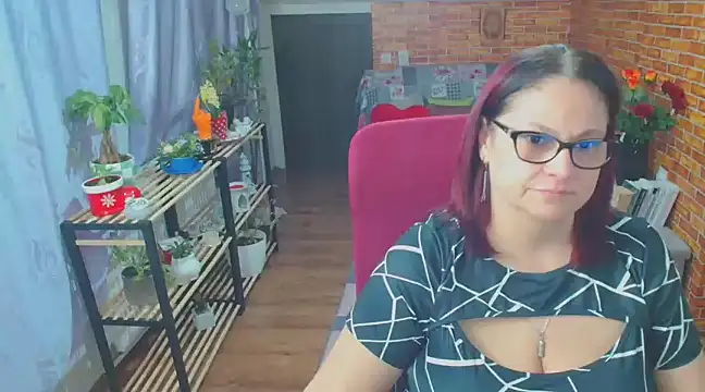 Snapshot of like2knowyou chatting on 03.02.25 like2knowyou online show from 03.02.25