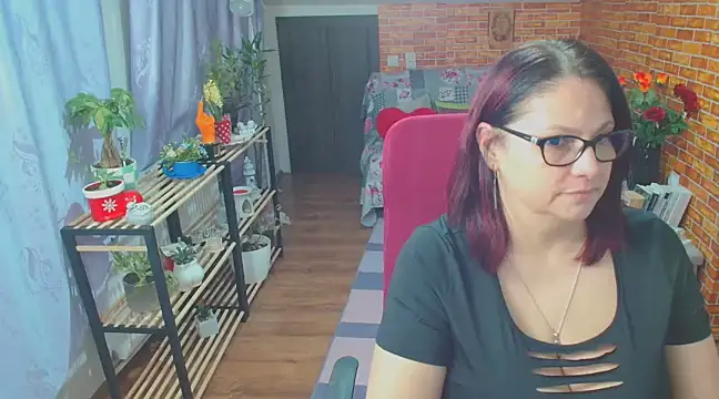 Snapshot of like2knowyou chatting on 03.03.25 like2knowyou online show from 03.03.25