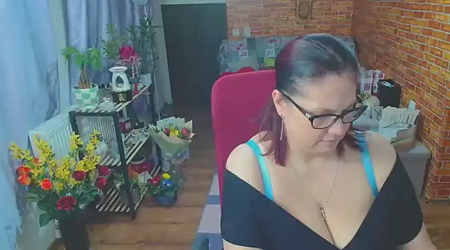 Snapshot of like2knowyou chatting on 03.08.25 like2knowyou online show from 03.08.25