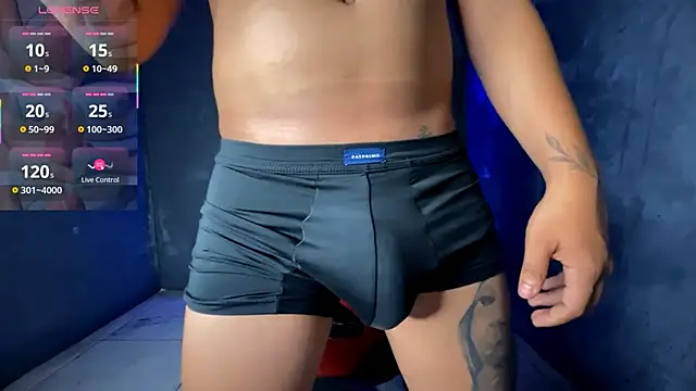 Snapshot of jeffvalemtino chatting on 10.21.25 jeffvalemtino online show from 10.21.25